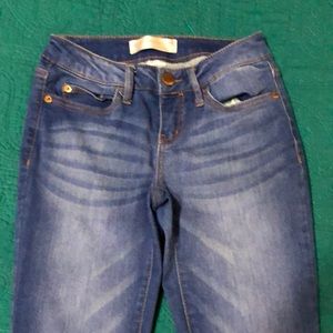 NO BOUNDARIES Jeans Size 1